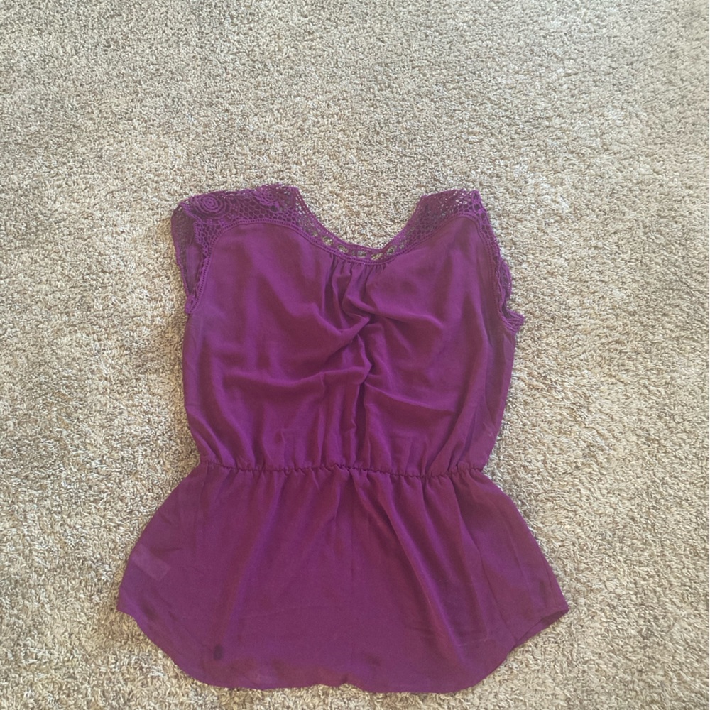 Top - Picture 2 of 2